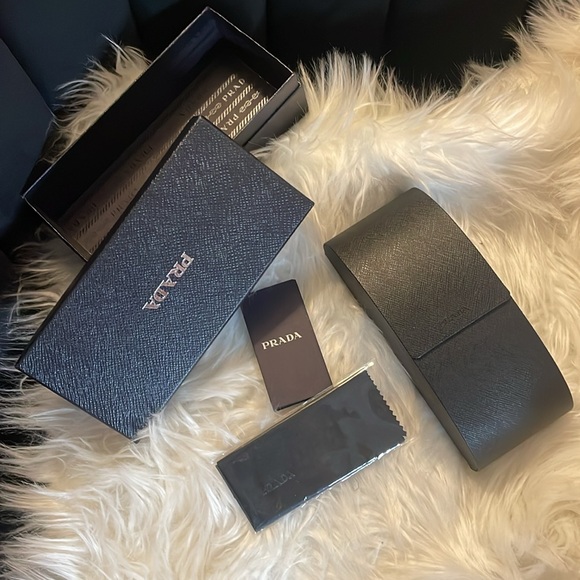 🍒RARE PRADA RED MARBLE ETRUSCAN MARBLE - brand new cat eye authentic Prada - Picture 3 of 15